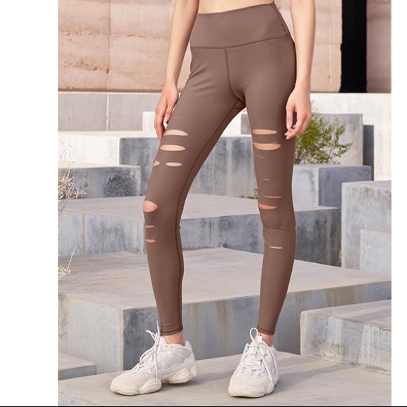 Alo Yoga Warrior Ripped Leggings in Coco Medium - Picture 9 of 9